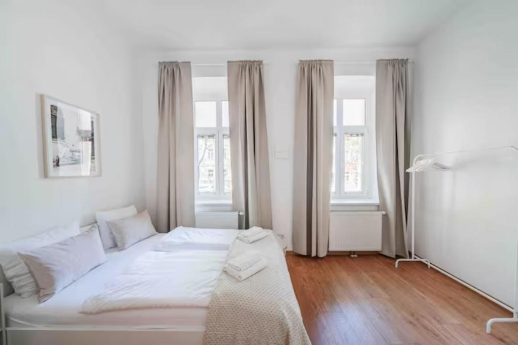 Apartments Next To Schoenbrunn - Free Parking !!! Відень Екстер'єр фото